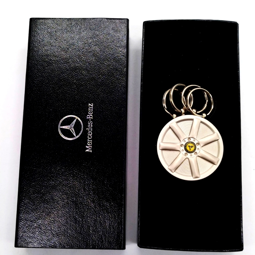 NIB Authentic Mercedes Benz Vintage Keychain Wheel Valet Fob SL Class in Nickel - Picture 5 of 7